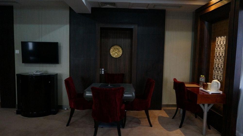 Base-Sanlitun Serviced Apartment Πεκίνο Εξωτερικό φωτογραφία